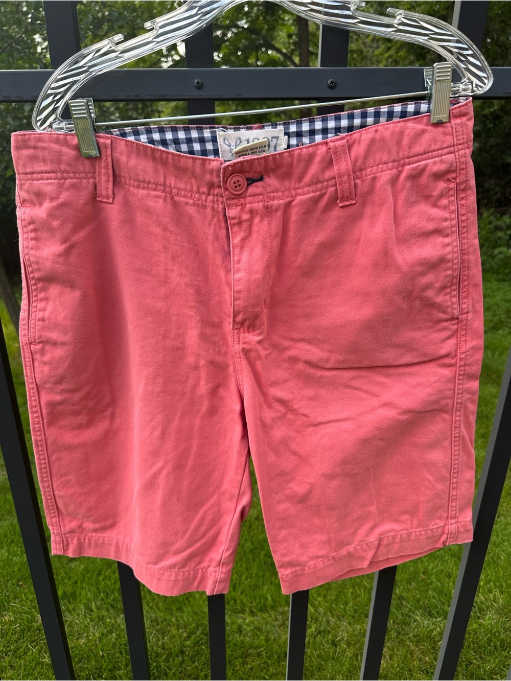 Men's Coral Flat-Front Shorts - Classic Summer Staple